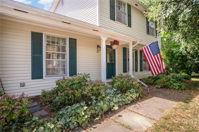 5 Old Drake Run, Perinton, NY 14450