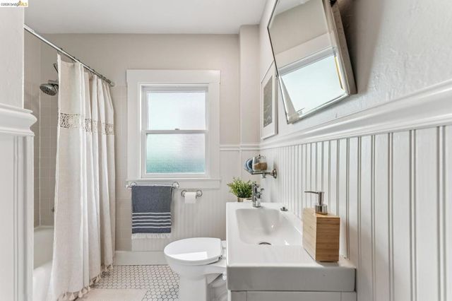 2832 2832 Monticello Ave, Oakland, CA 94619