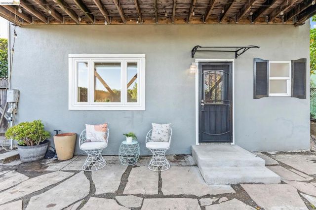 2832 2832 Monticello Ave, Oakland, CA 94619