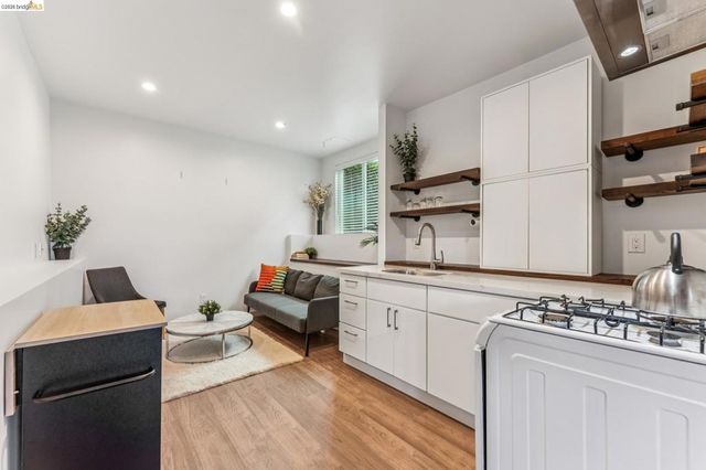 2832 2832 Monticello Ave, Oakland, CA 94619