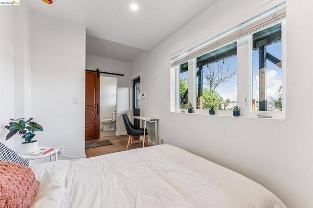 2832 2832 Monticello Ave, Oakland, CA 94619