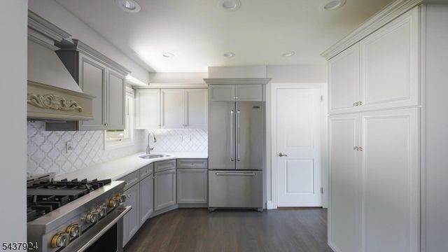 15 Cutler Pl, Clark Twp., NJ 07066