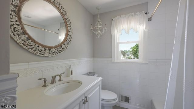 15 Cutler Pl, Clark Twp., NJ 07066