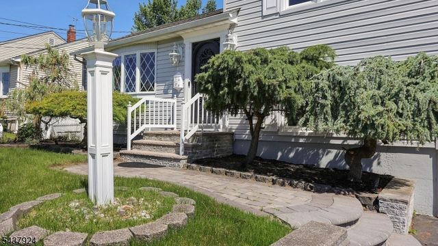 15 Cutler Pl, Clark Twp., NJ 07066