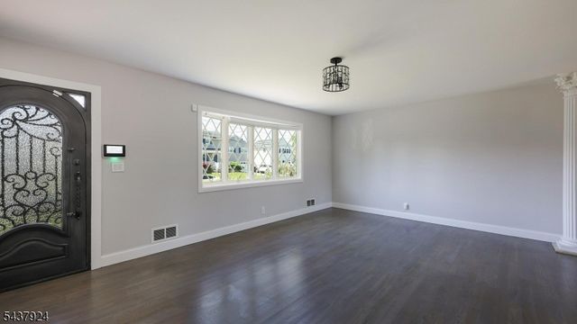 15 Cutler Pl, Clark Twp., NJ 07066