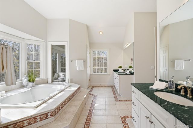 10 Samuel Dann Way, Pound Ridge, NY 10576