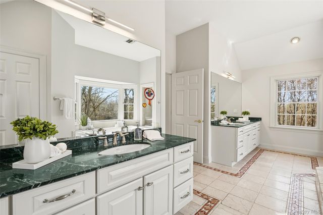 10 Samuel Dann Way, Pound Ridge, NY 10576