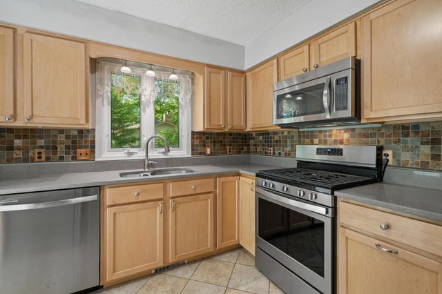 75 Pleasant Lane E, Excelsior, MN 55331