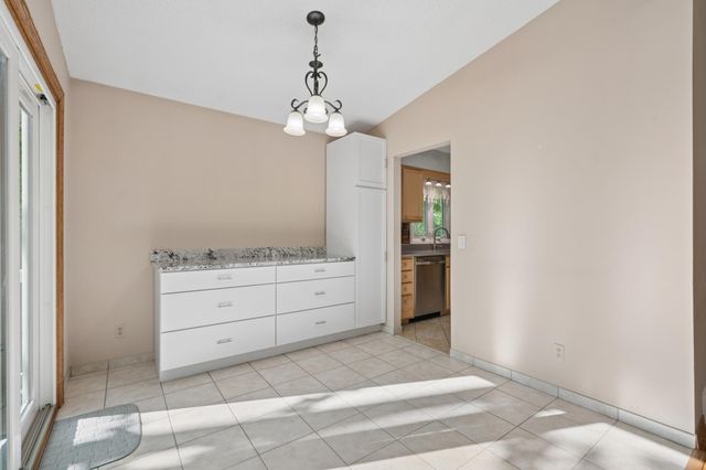 75 Pleasant Lane E, Excelsior, MN 55331