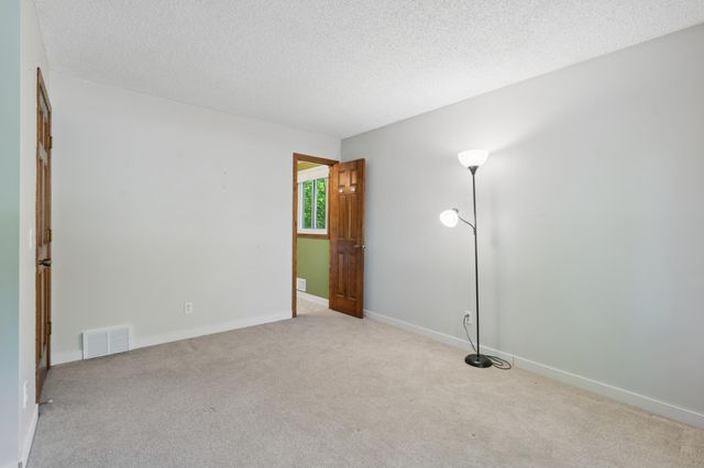 75 Pleasant Lane E, Excelsior, MN 55331
