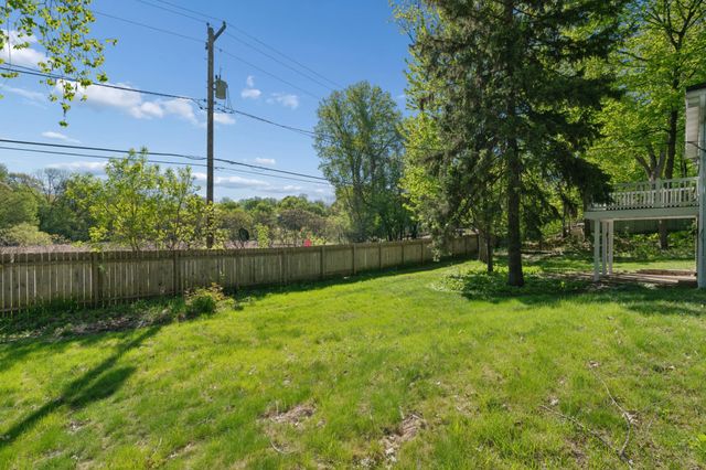 75 Pleasant Lane E, Excelsior, MN 55331