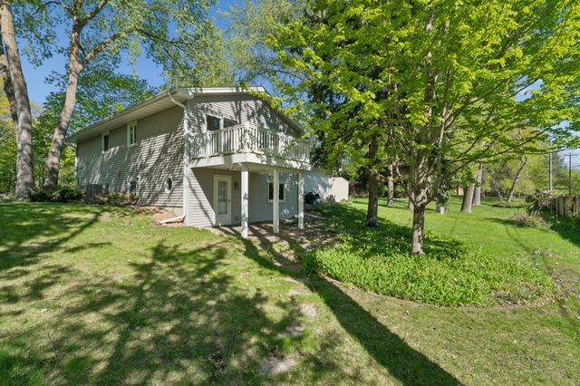75 Pleasant Lane E, Excelsior, MN 55331