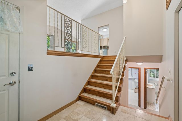 75 Pleasant Lane E, Excelsior, MN 55331