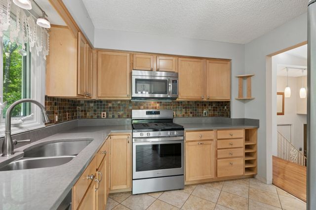 75 Pleasant Lane E, Excelsior, MN 55331