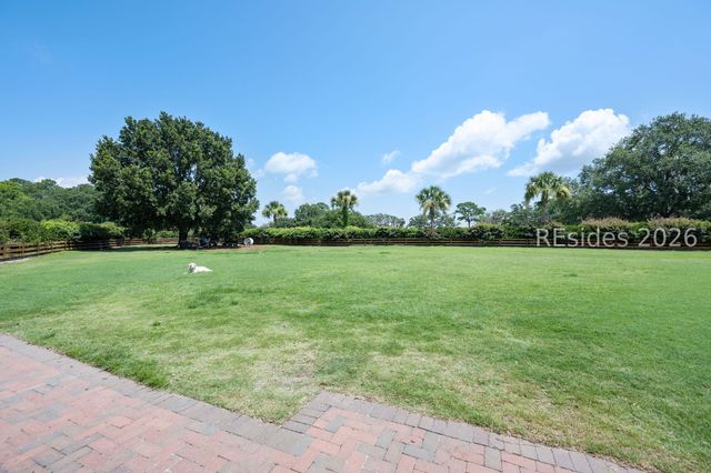 11 Stable Gate Rd, Hilton Head Island, SC 29926