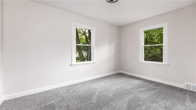 1401 67th Place, Kansas City, MO 64118