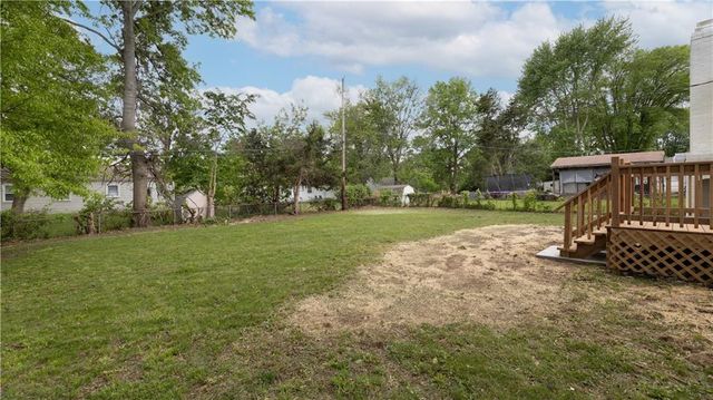 1401 67th Place, Kansas City, MO 64118