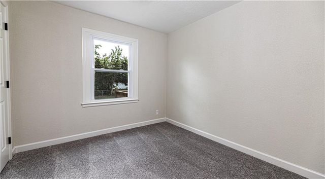 1401 67th Place, Kansas City, MO 64118