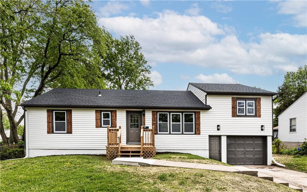 1401 67th Place, Kansas City, MO 64118