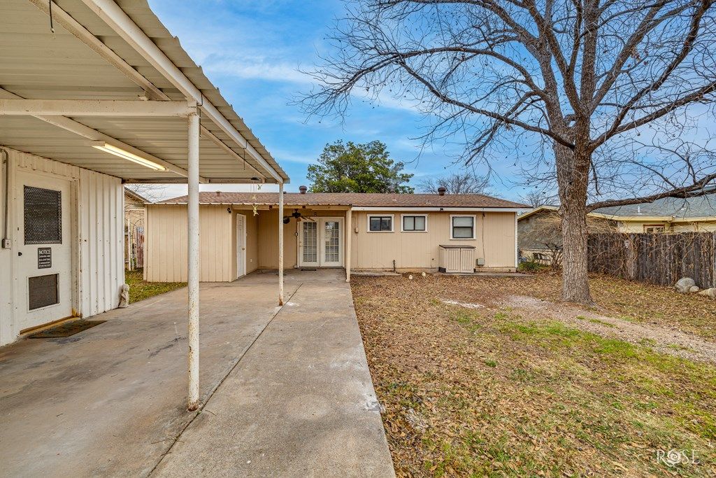 Image 29 of property listing at 2011 Edmund Blvd, San Angelo, TX 76901