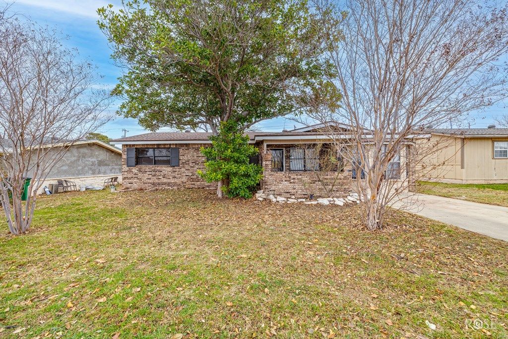 Image 4 of property listing at 2011 Edmund Blvd, San Angelo, TX 76901