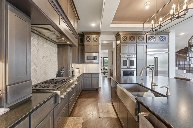 11 Laurel Wreath Trail, Sugar Land, TX 77498