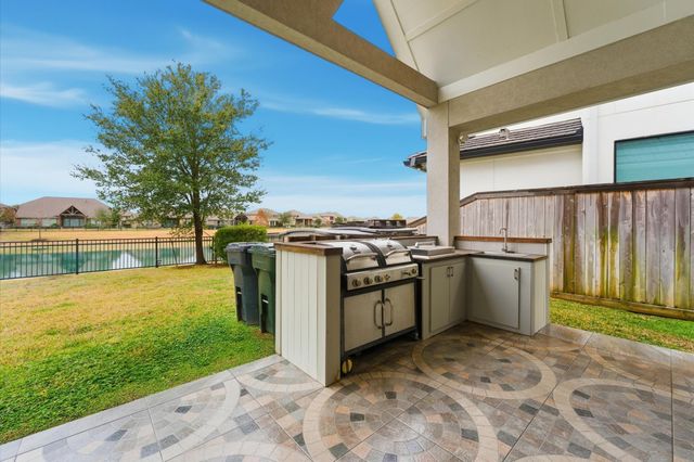 11 Laurel Wreath Trail, Sugar Land, TX 77498