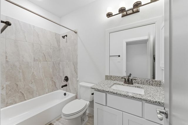 11 Laurel Wreath Trail, Sugar Land, TX 77498