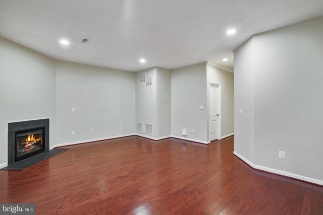 42473 PATRICK WAYNE SQ, Broadlands, VA 20148