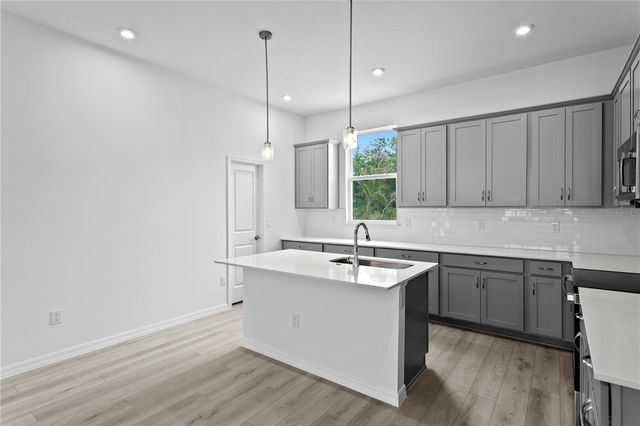 9614 MONTAGUE STREET, Westchase, FL 33626
