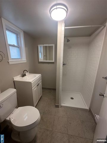 229-233 Park 6, East Rutherford, NJ 07073