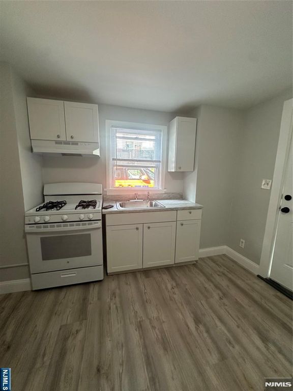 229-233 Park 6, East Rutherford, NJ 07073