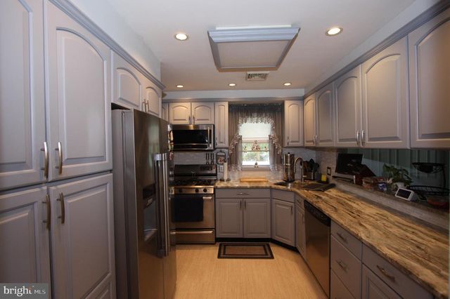 1 ARC CT, Absecon, NJ 08201