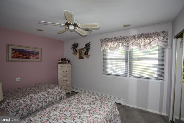 1 ARC CT, Absecon, NJ 08201