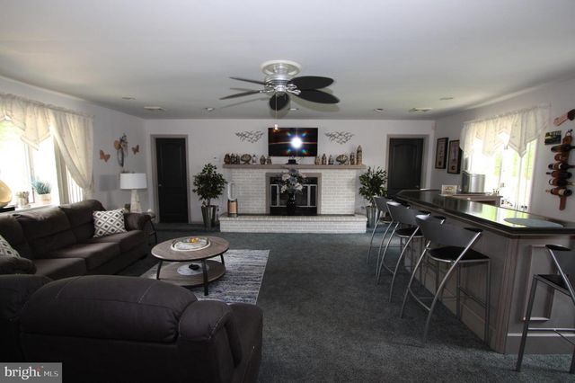 1 ARC CT, Absecon, NJ 08201