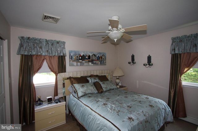 1 ARC CT, Absecon, NJ 08201