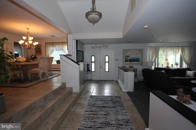 1 ARC CT, Absecon, NJ 08201