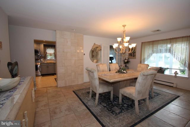 1 ARC CT, Absecon, NJ 08201