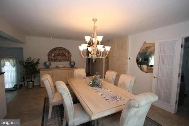 1 ARC CT, Absecon, NJ 08201