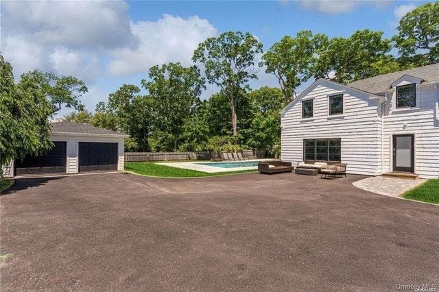 230 Ocean Avenue, Lawrence, NY 11559