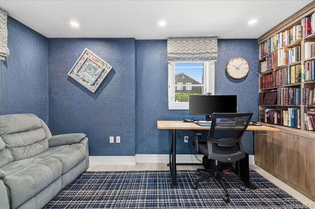 230 Ocean Avenue, Lawrence, NY 11559
