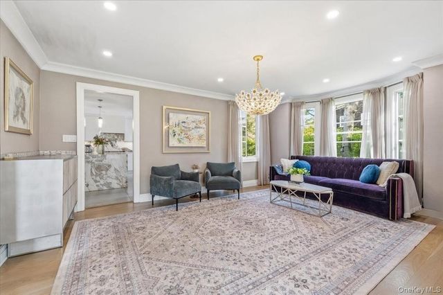 230 Ocean Avenue, Lawrence, NY 11559