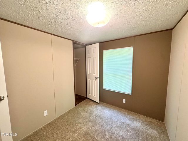 236 Redwood Drive, Raven, VA 24639