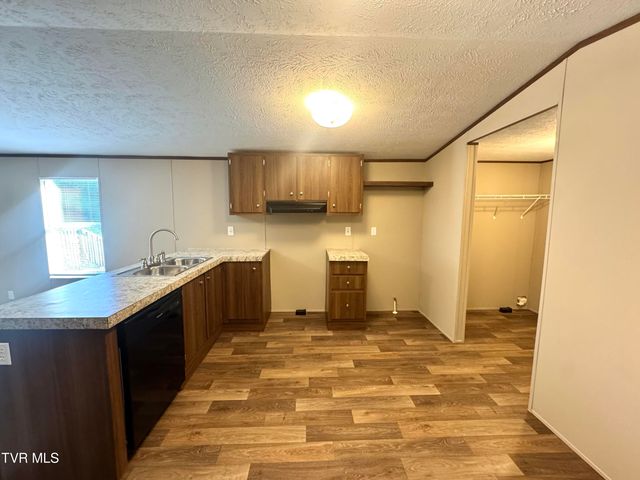 236 Redwood Drive, Raven, VA 24639