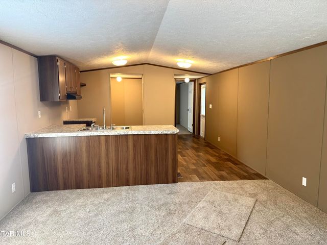 236 Redwood Drive, Raven, VA 24639