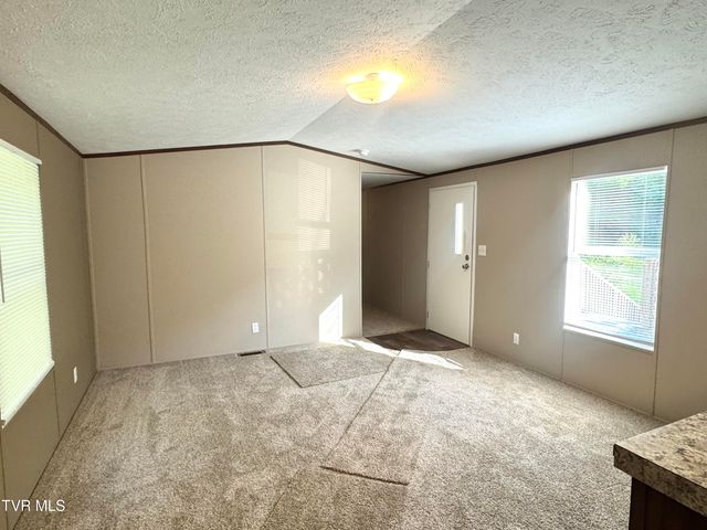 236 Redwood Drive, Raven, VA 24639