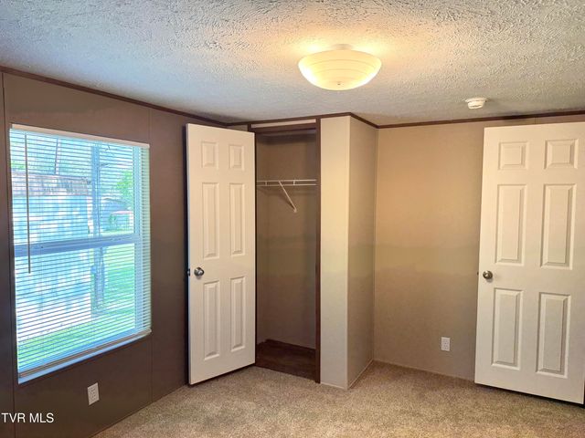 236 Redwood Drive, Raven, VA 24639