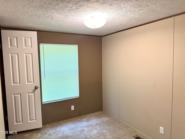 236 Redwood Drive, Raven, VA 24639