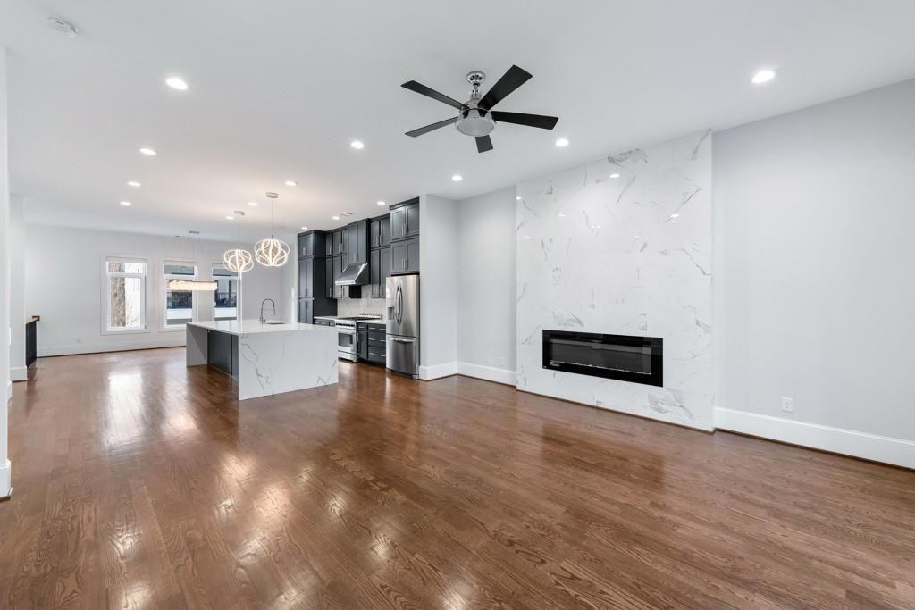Image 13 of property listing at 1099 Briar Cove Circle, Atlanta, GA 30329