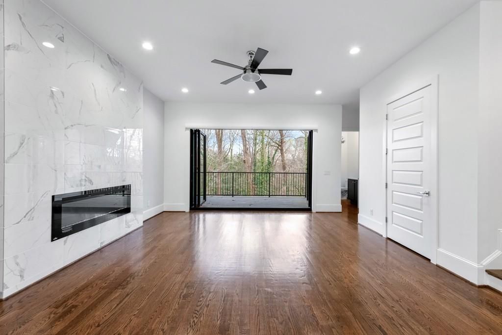 Image 14 of property listing at 1099 Briar Cove Circle, Atlanta, GA 30329